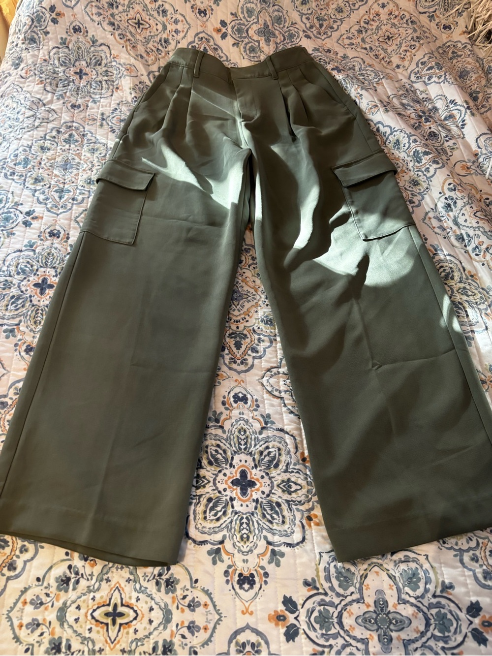 GAP Olive Cargo Wide-Leg Pants